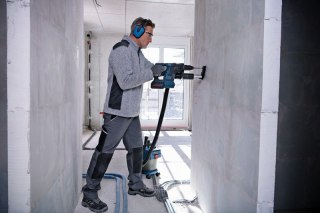 BOSCH MŁOT UDAROWY OBROTOWY GBH 18V-26 F 2.6J 2*5.0AH L-BOXX