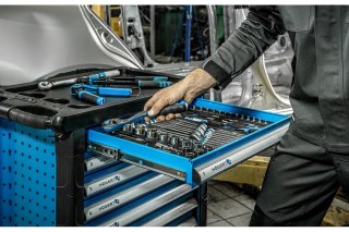 HOGERT SZAFKA WARSZTATOWA 7 SZUFLAD Z WYPOSAŻENIEM 252EL.